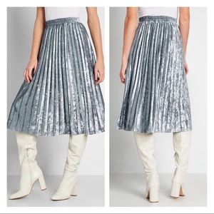 modcloth • crush on you velvet midi skirt • nwt